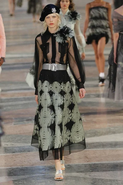 Look 12